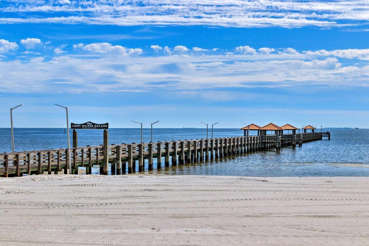 Beachside Getaway - Walk To Gulf, Pier And Casino! Villa Gulfport Buitenkant foto