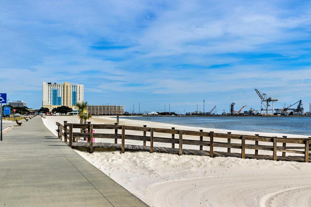 Beachside Getaway - Walk To Gulf, Pier And Casino! Villa Gulfport Buitenkant foto